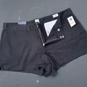GAP city style Classic Black Shorts 18